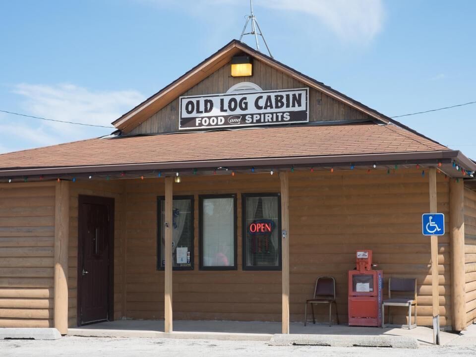 Old Log Cabin (Pontiac, Illinois)